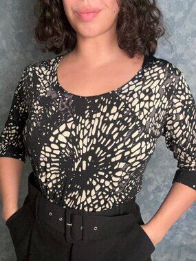 WOW Abstract Print Stretch Top Black & Cream S-M